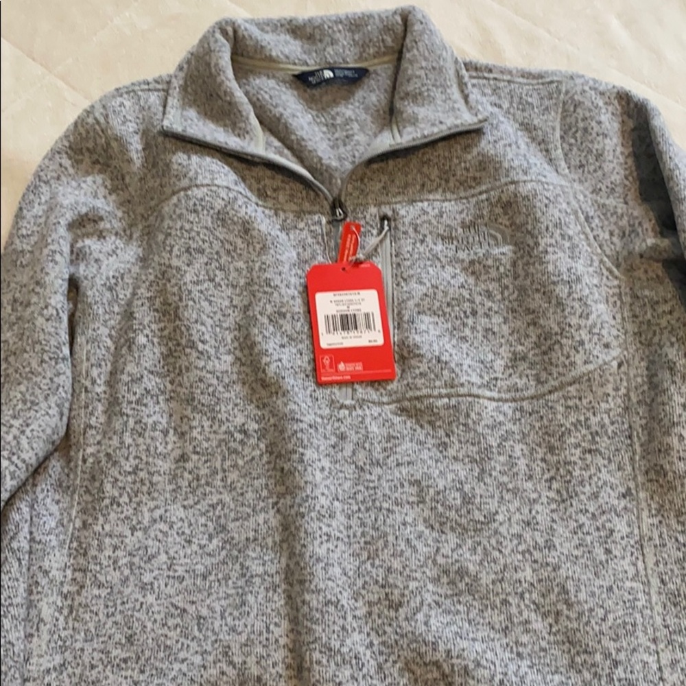 NWT Men’s Northface fleece. Size M